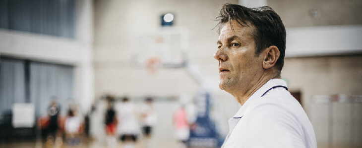 Basketball coach with a worried face due to a SafeSport accusation